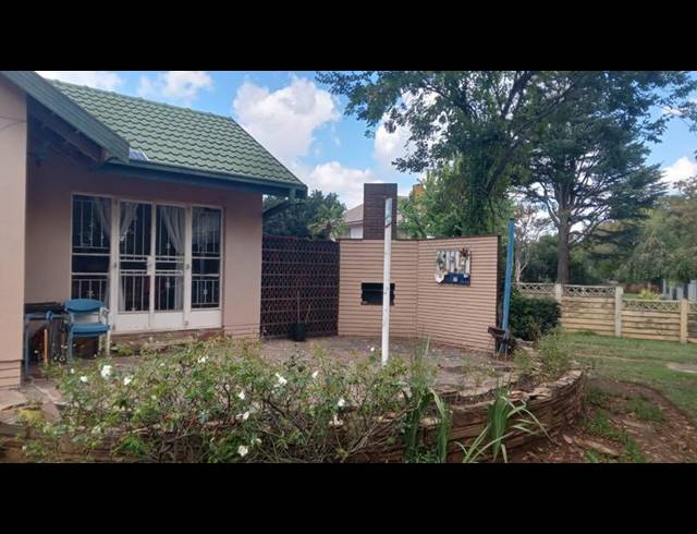 3 BEDROOM HOUSE FOR SALE IN THREE RIVERS